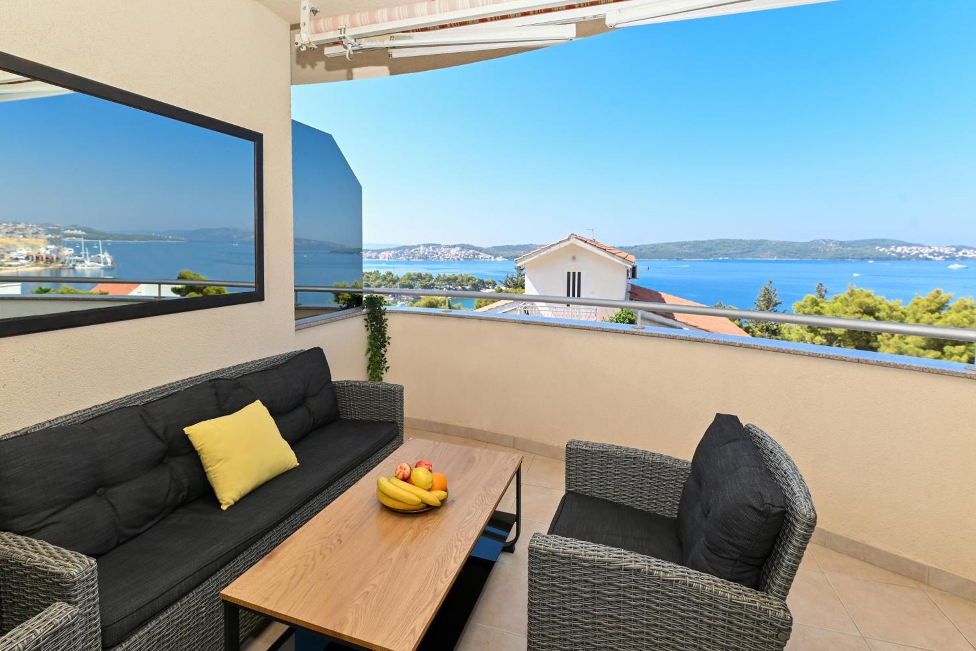 Sunny Place With Sea View Trogir Buitenkant foto