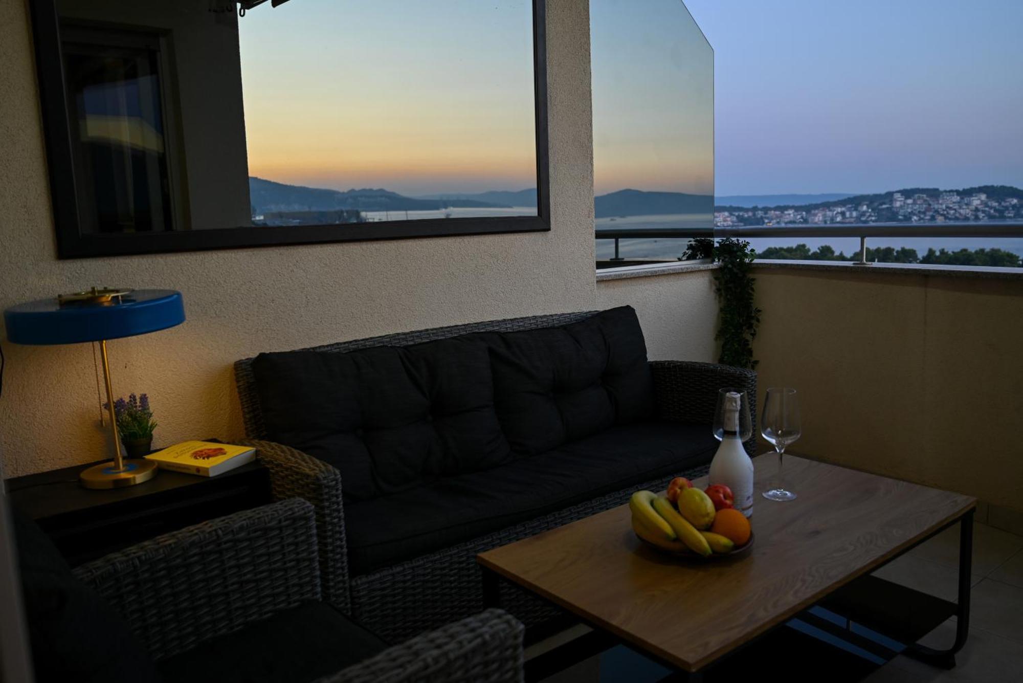Sunny Place With Sea View Trogir Buitenkant foto