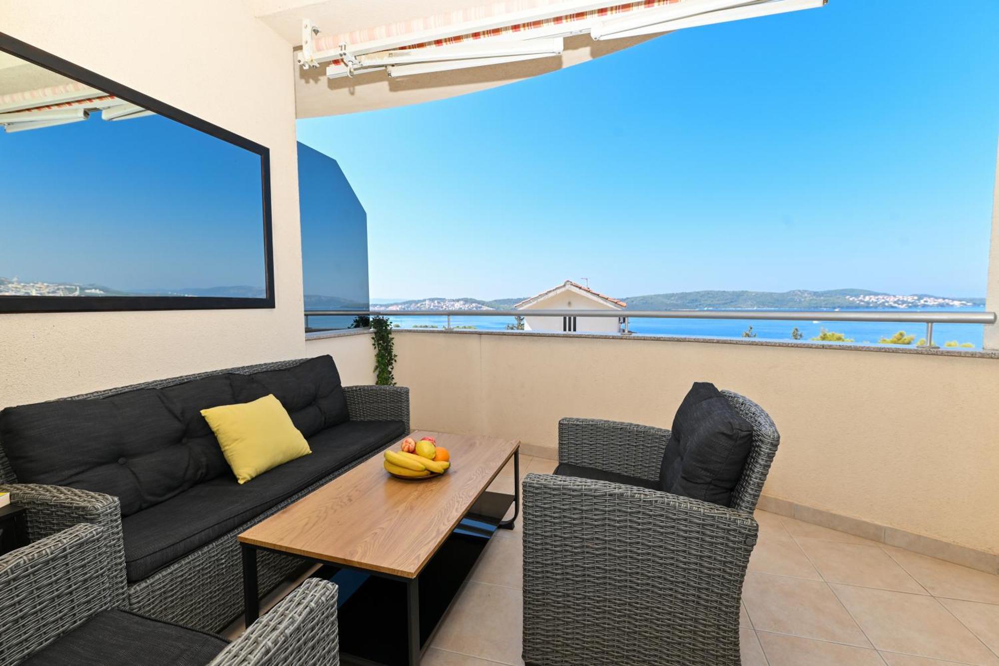 Sunny Place With Sea View Trogir Buitenkant foto
