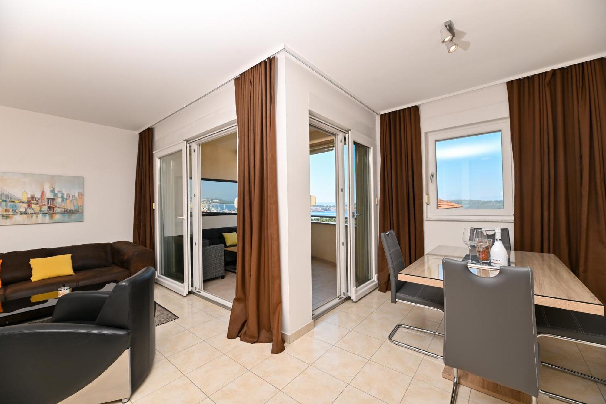 Sunny Place With Sea View Trogir Buitenkant foto