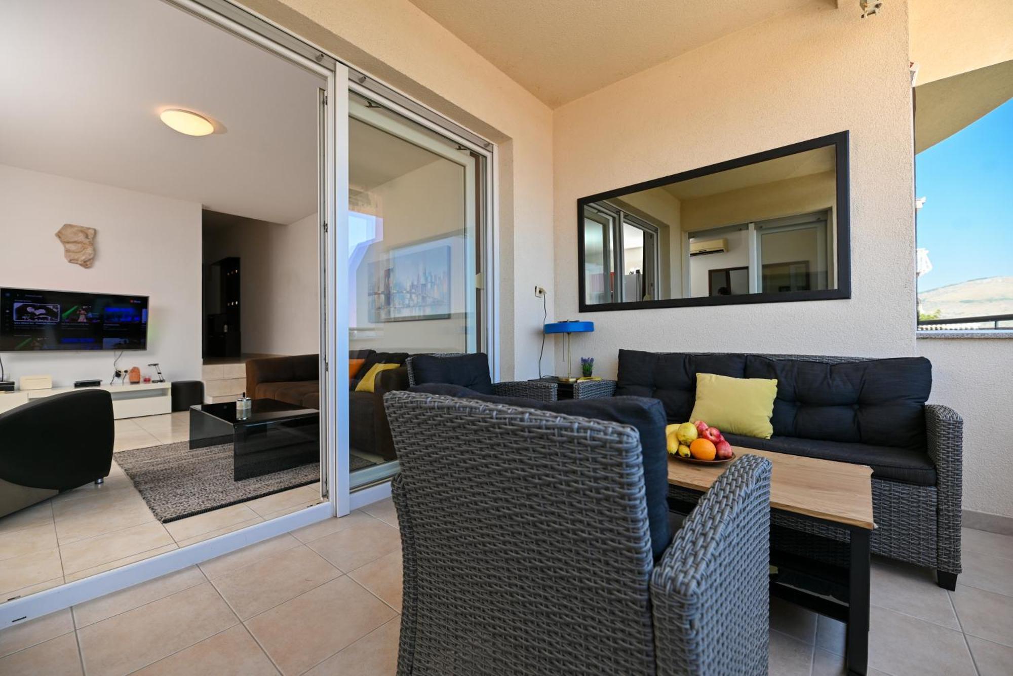 Sunny Place With Sea View Trogir Buitenkant foto