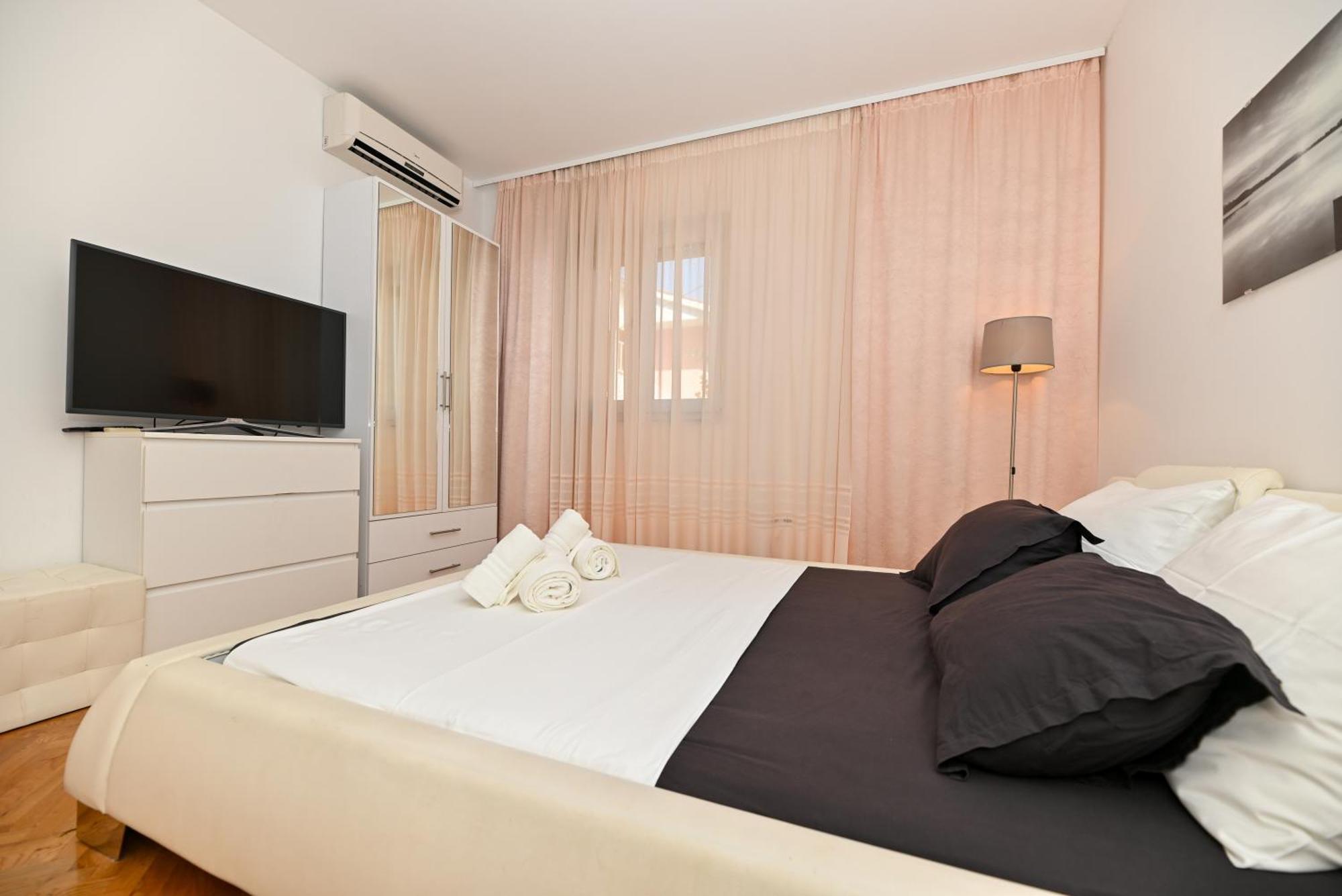 Sunny Place With Sea View Trogir Buitenkant foto